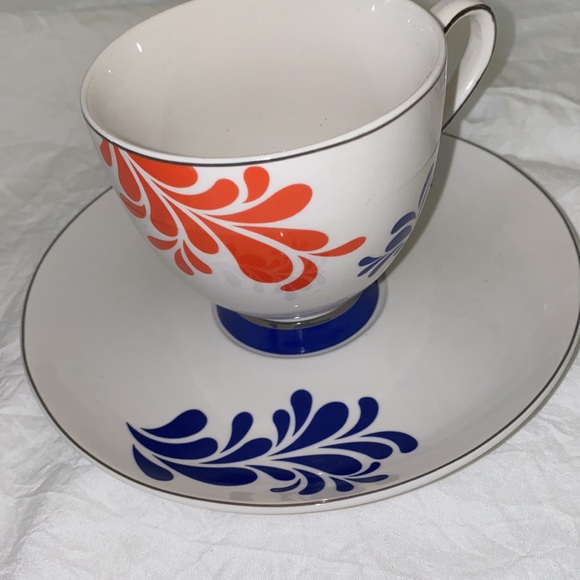 Steeped Tea “The Alice Collection” Mugs & Saucers - Picture 1 of 5